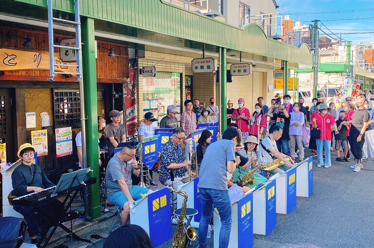 C64C7EBB-45AF-48B6-A859-B4031B7BA5E2