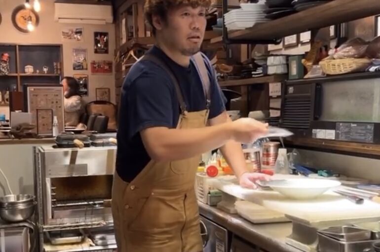 98E17330-16B3-4915-8DB7-4ECF3FDA0454